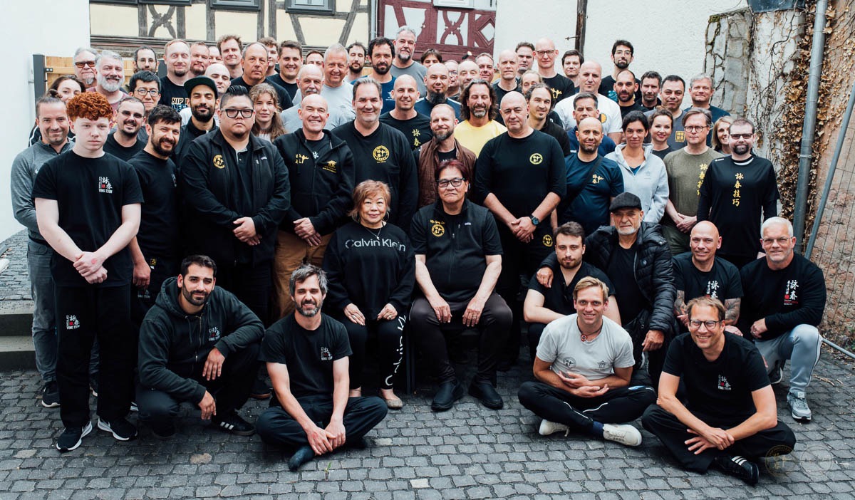 Gruppenbild mit Großmeister Gary Lam in Frankfurt